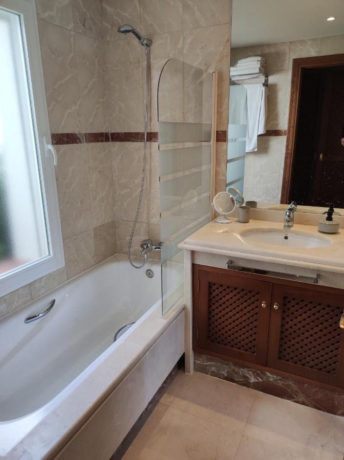 Costalita On The Beach - 3 Bedroom Cosy Apartment Эстепона Экстерьер фото